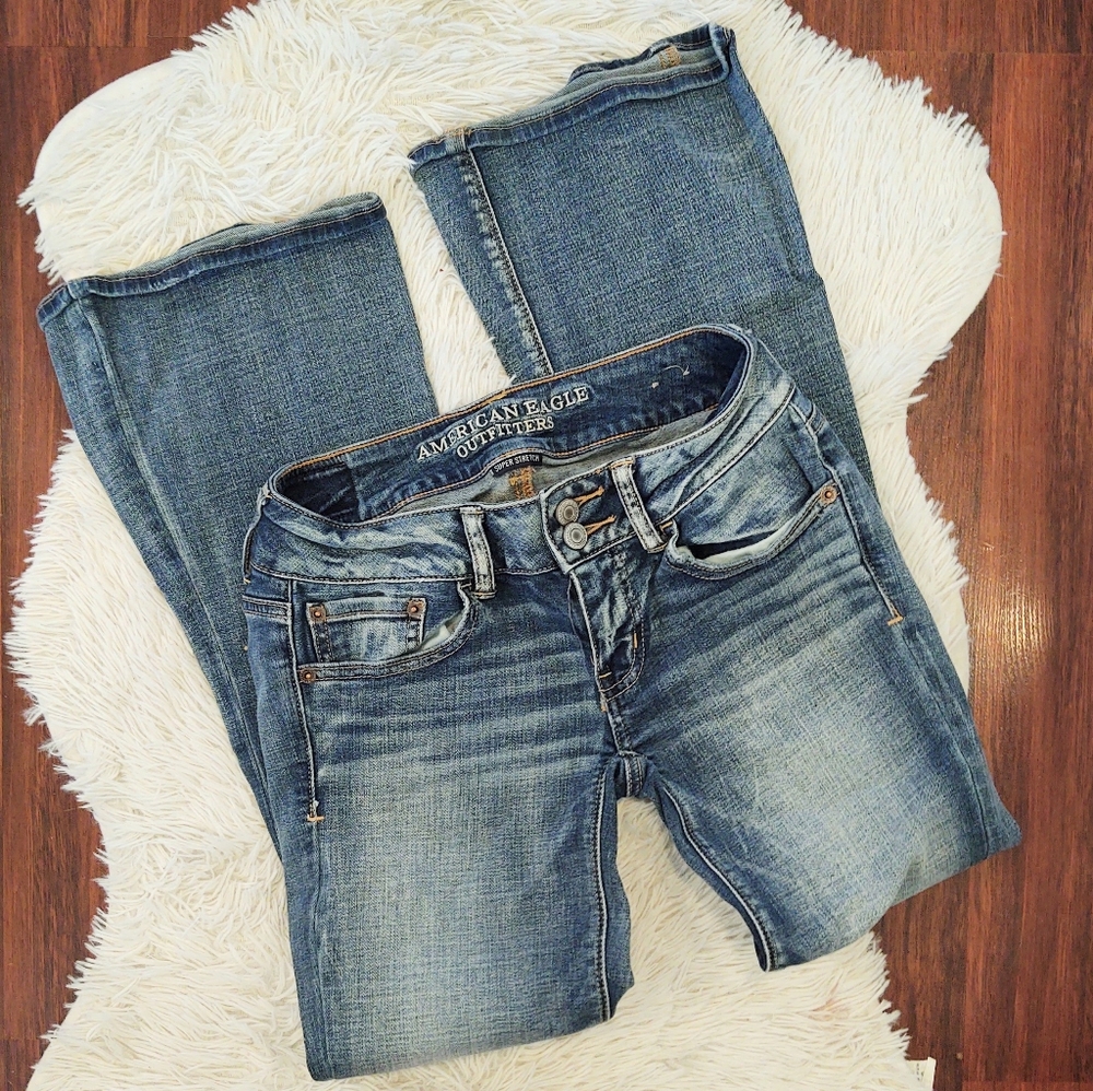 American Eagle Artist Boot Cut Jeans SHORT